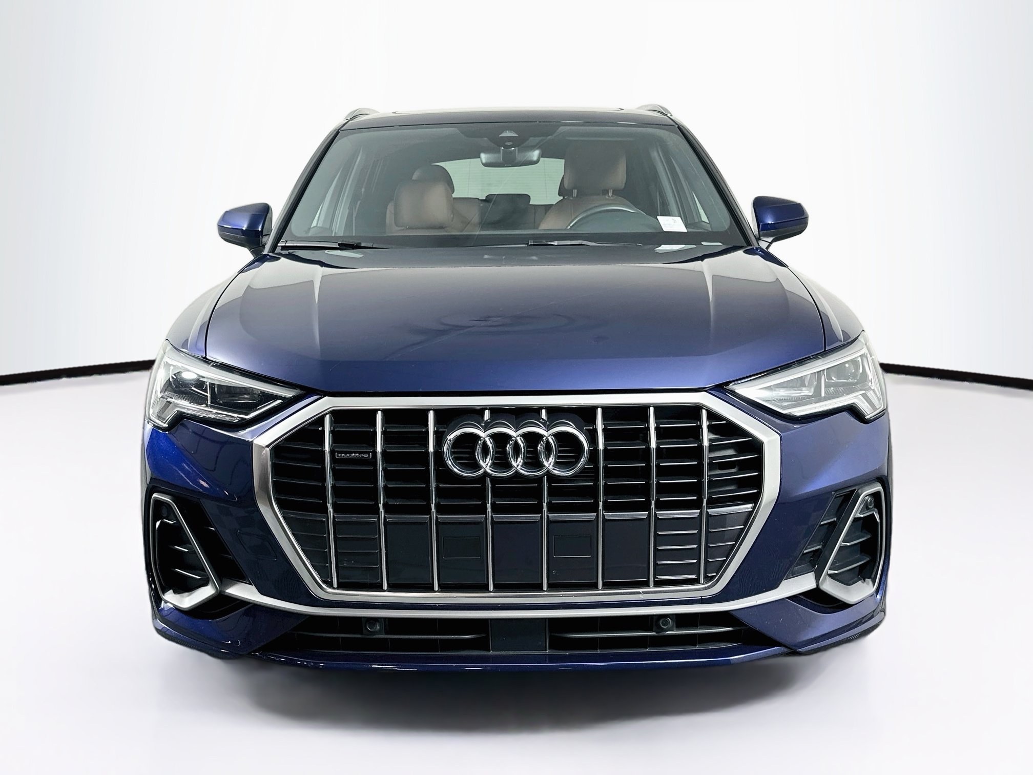 Used 2025 Audi Q3 2.0T Premium AWD/4WD image 2