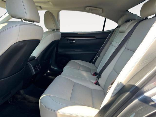 Used 2015 Lexus ES 350 image 9