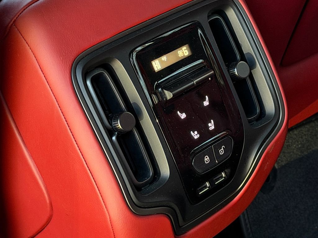 Used 2021 Aston Martin DBX image 42