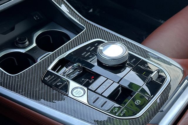 Used 2023 BMW X7 M60i w/ Executive Package image 27