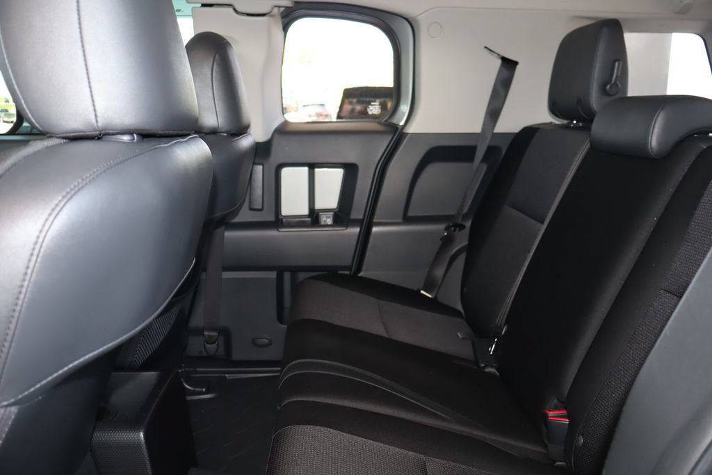 Used 2012 Toyota FJ Cruiser 4WD w/ Upgrade Pkg image 35