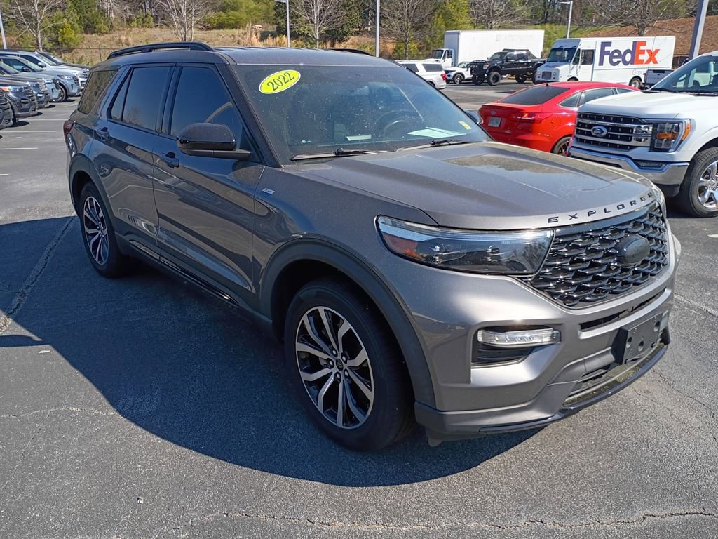 Used 2022 Ford Explorer ST-Line w/ Class IV Trailer Tow Package RWD image 2
