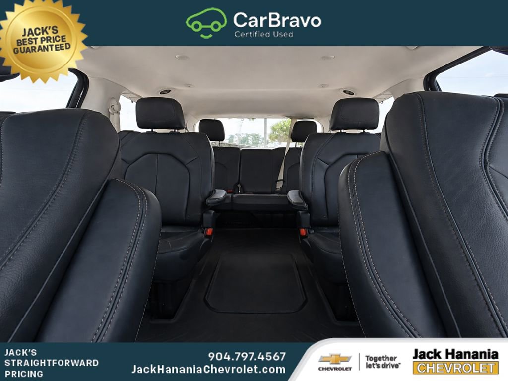 Used 2019 Chrysler Pacifica Touring-L FWD image 17