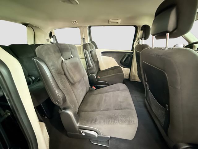 Used 2016 Dodge Grand Caravan American Value Package w/ UConnect Hands-Free Group image 25