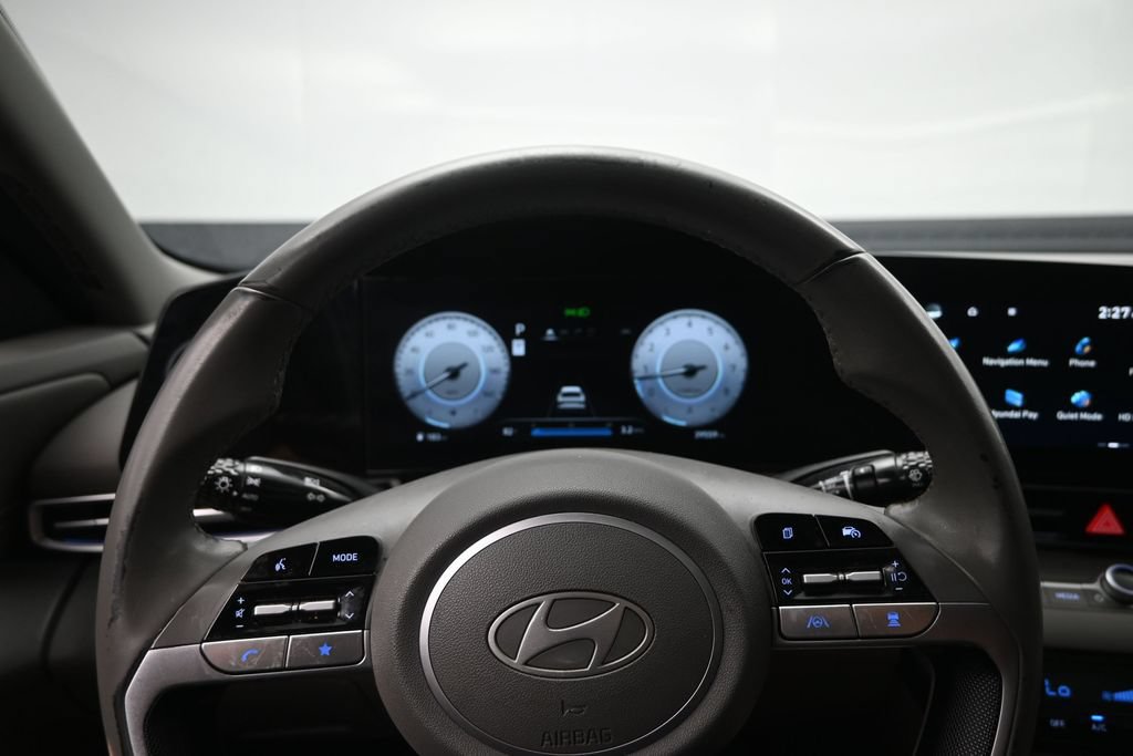 Used 2025 Hyundai Elantra SEL FWD image 12