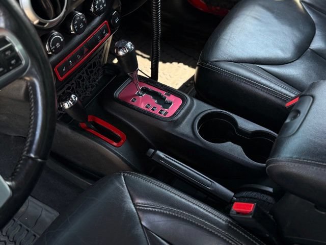 Used 2016 Jeep Wrangler Unlimited Rubicon AWD/4WD image 24