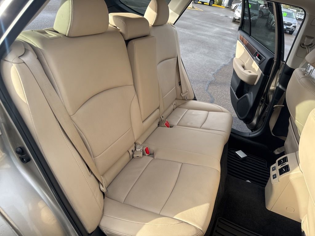 Used 2015 Subaru Outback 3.6R Limited image 15