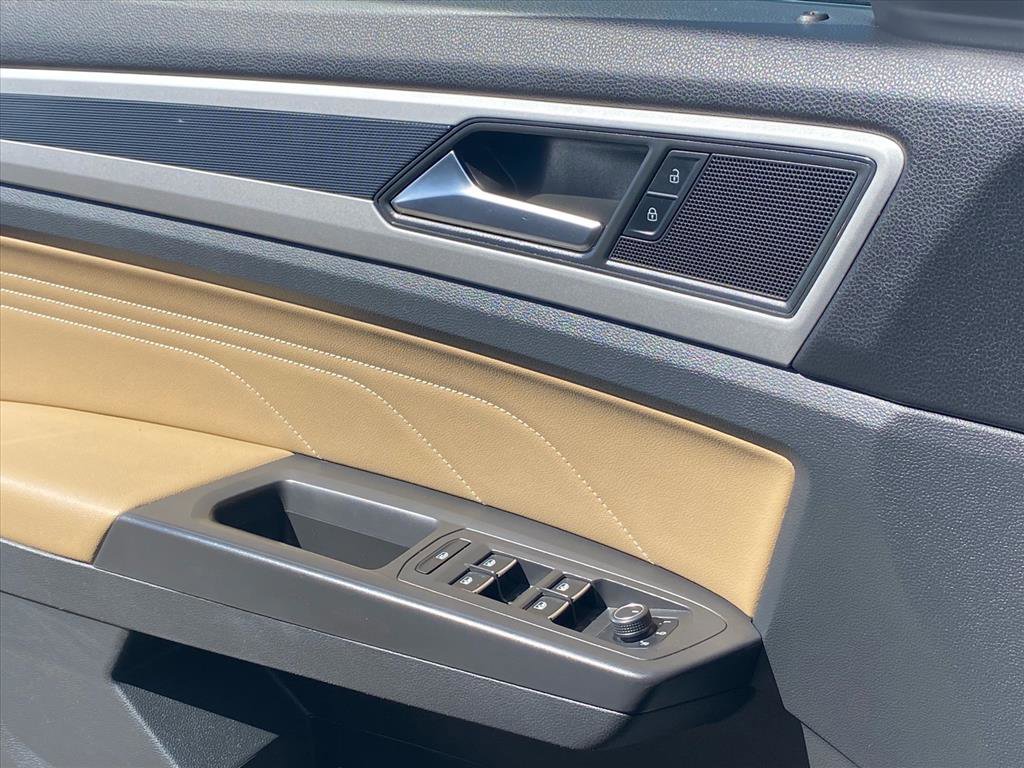 Certified 2023 Volkswagen Atlas Cross Sport SE w/ Panoramic Sunroof Package image 19