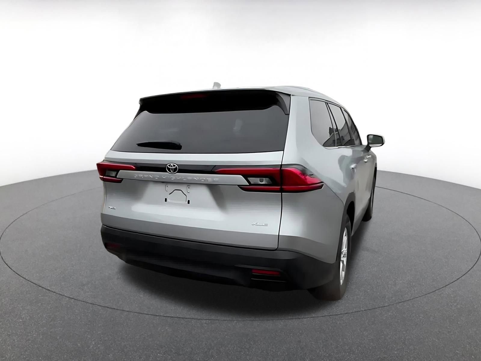 Used 2024 Toyota Grand Highlander XLE image 14