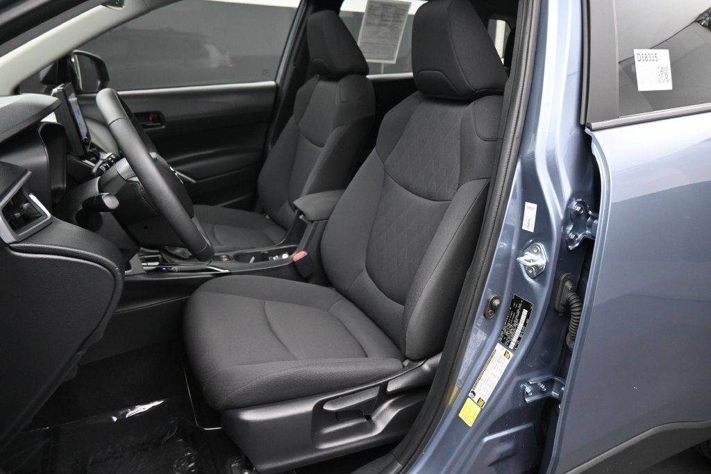 Used 2024 Toyota Corolla Cross LE w/ Moonroof Package FWD image 16
