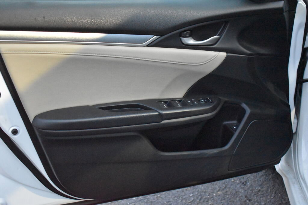 Used 2017 Honda Civic Touring image 14