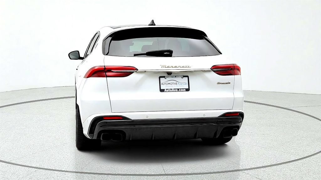 Used 2023 Maserati Grecale Trofeo AWD/4WD image 6
