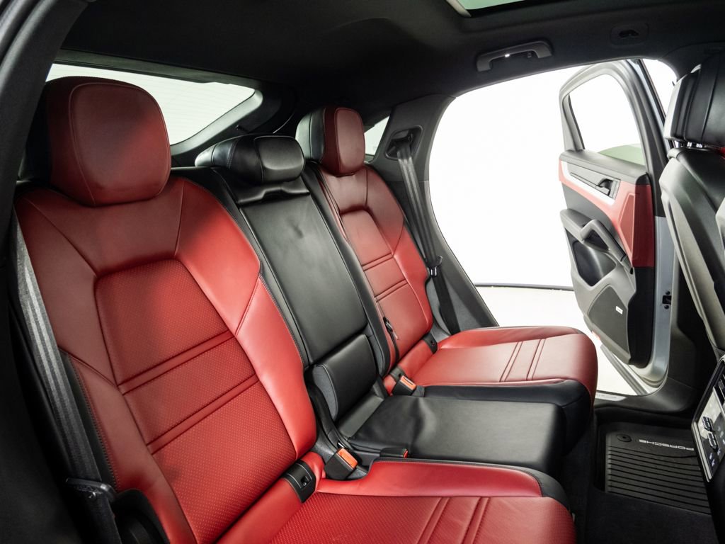 Certified 2024 Porsche Cayenne Coupe AWD/4WD image 23
