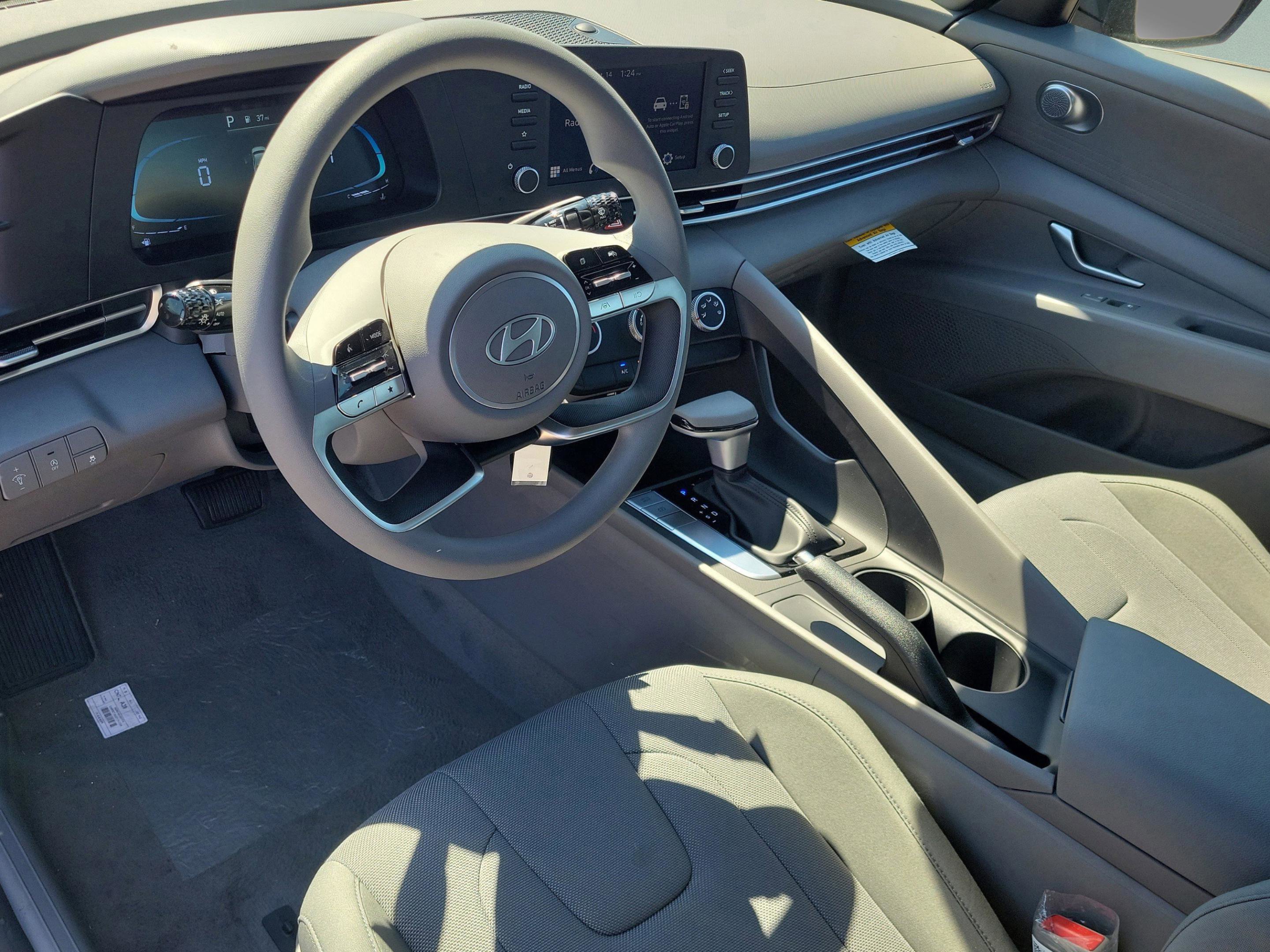 New 2026 Hyundai Elantra SE image 19