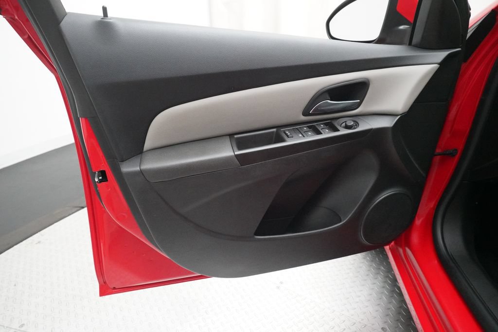 Used 2015 Chevrolet Cruze LT FWD image 26