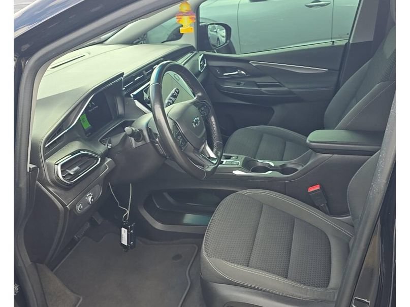 Used 2022 Chevrolet Bolt LT FWD image 5