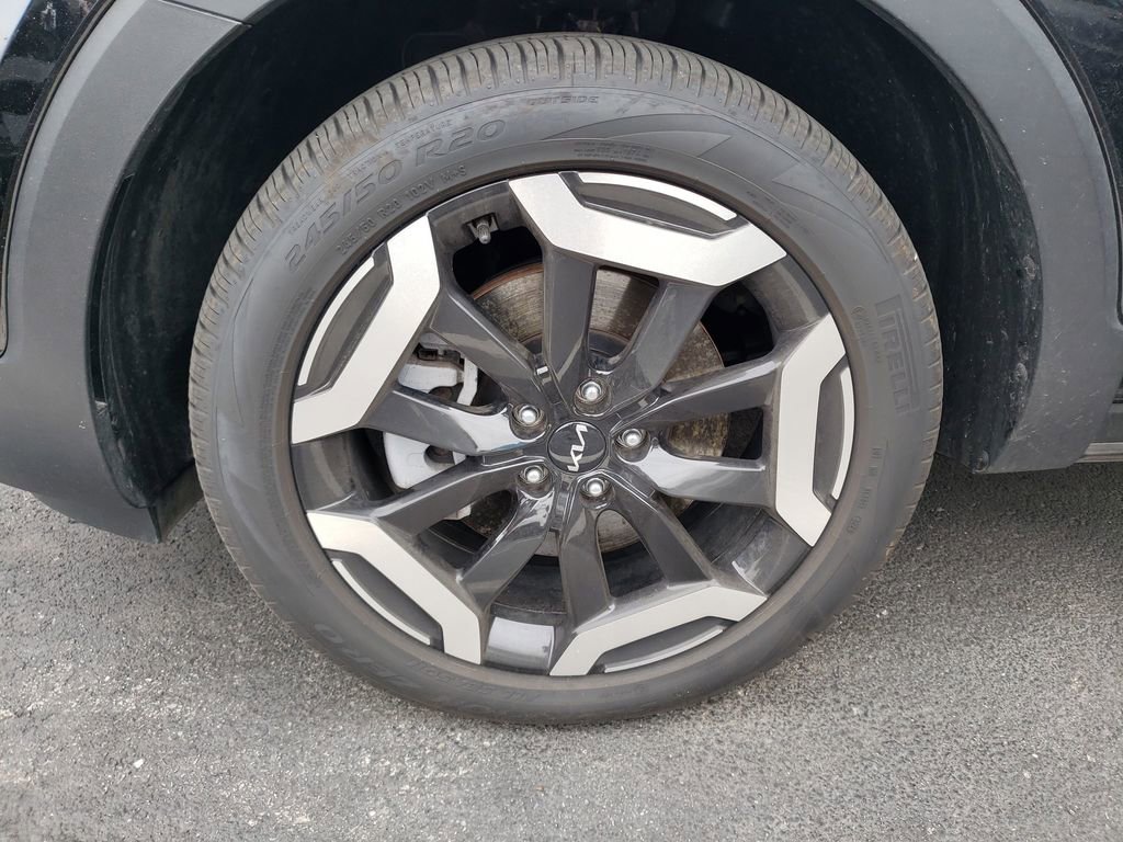 Used 2025 Kia Telluride EX w/ EX Captain's Chair Package image 26