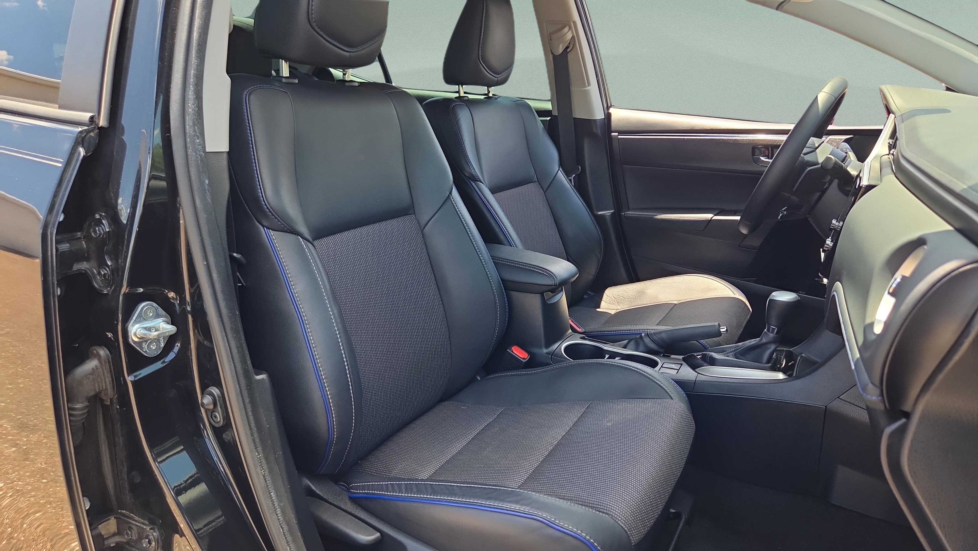 Used 2017 Toyota Corolla SE FWD image 13