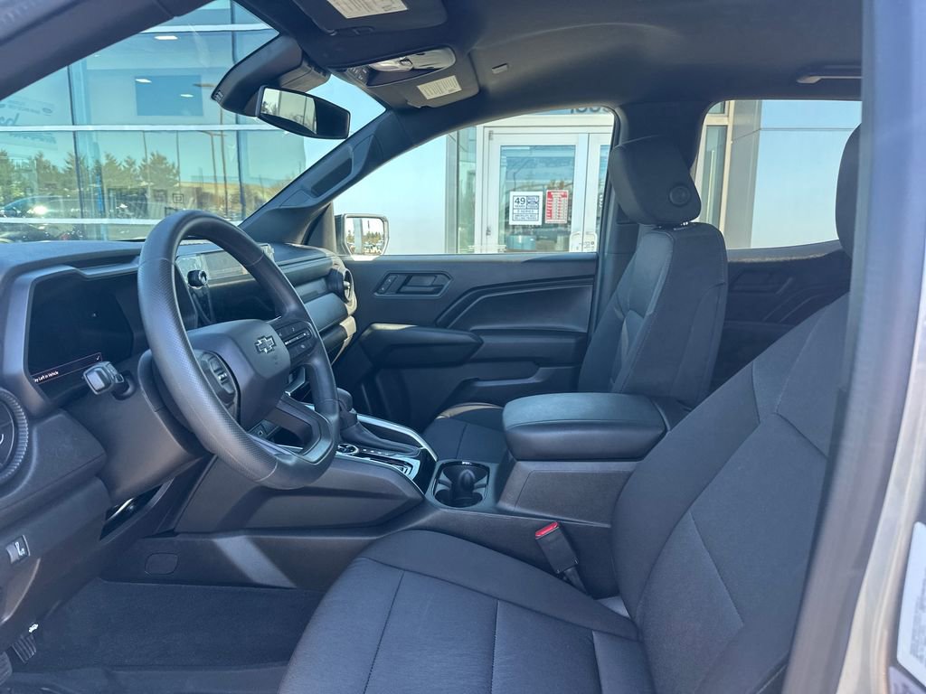 Used 2023 Chevrolet Colorado Trail Boss w/ Technology Package AWD/4WD image 9