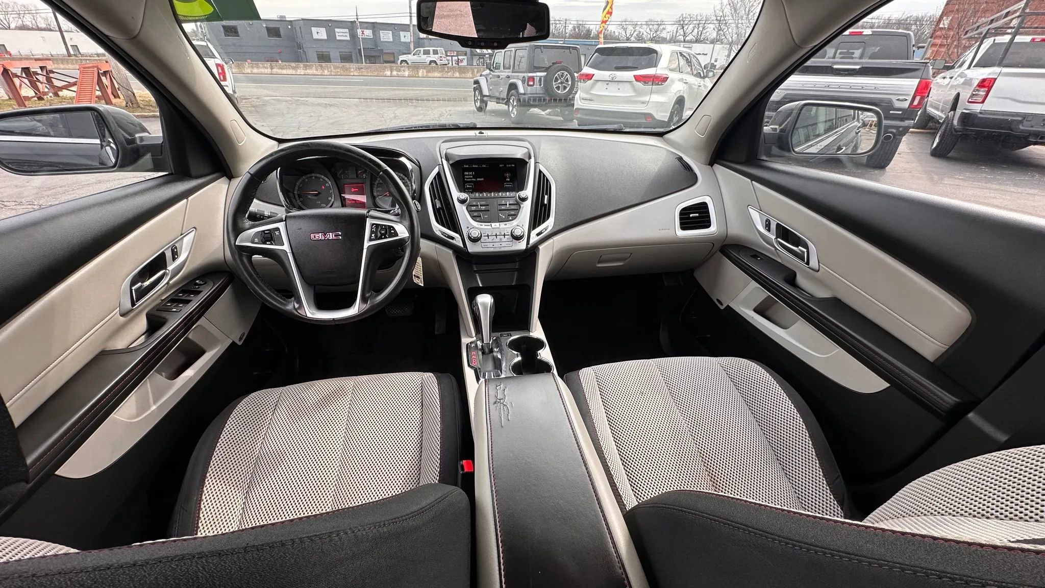 Used 2015 GMC Terrain SLE image 13