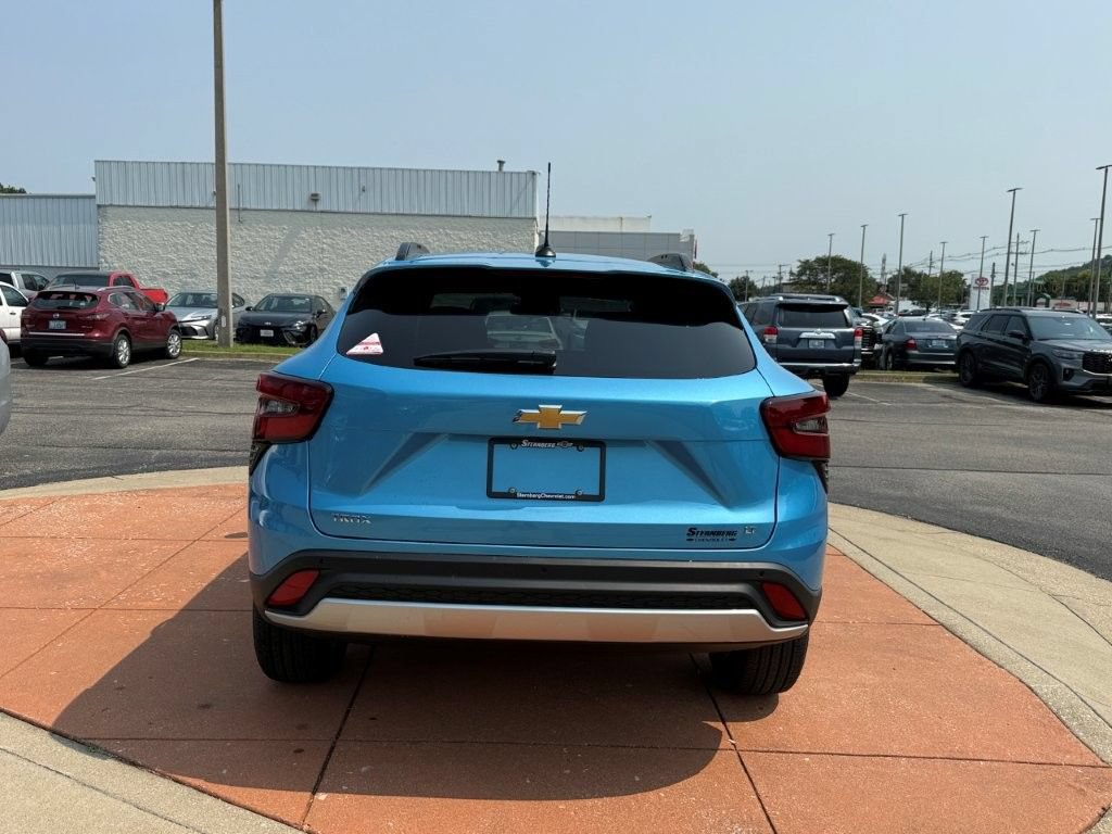 New 2026 Chevrolet Trax LT w/ Driver Confidence Package FWD image 5