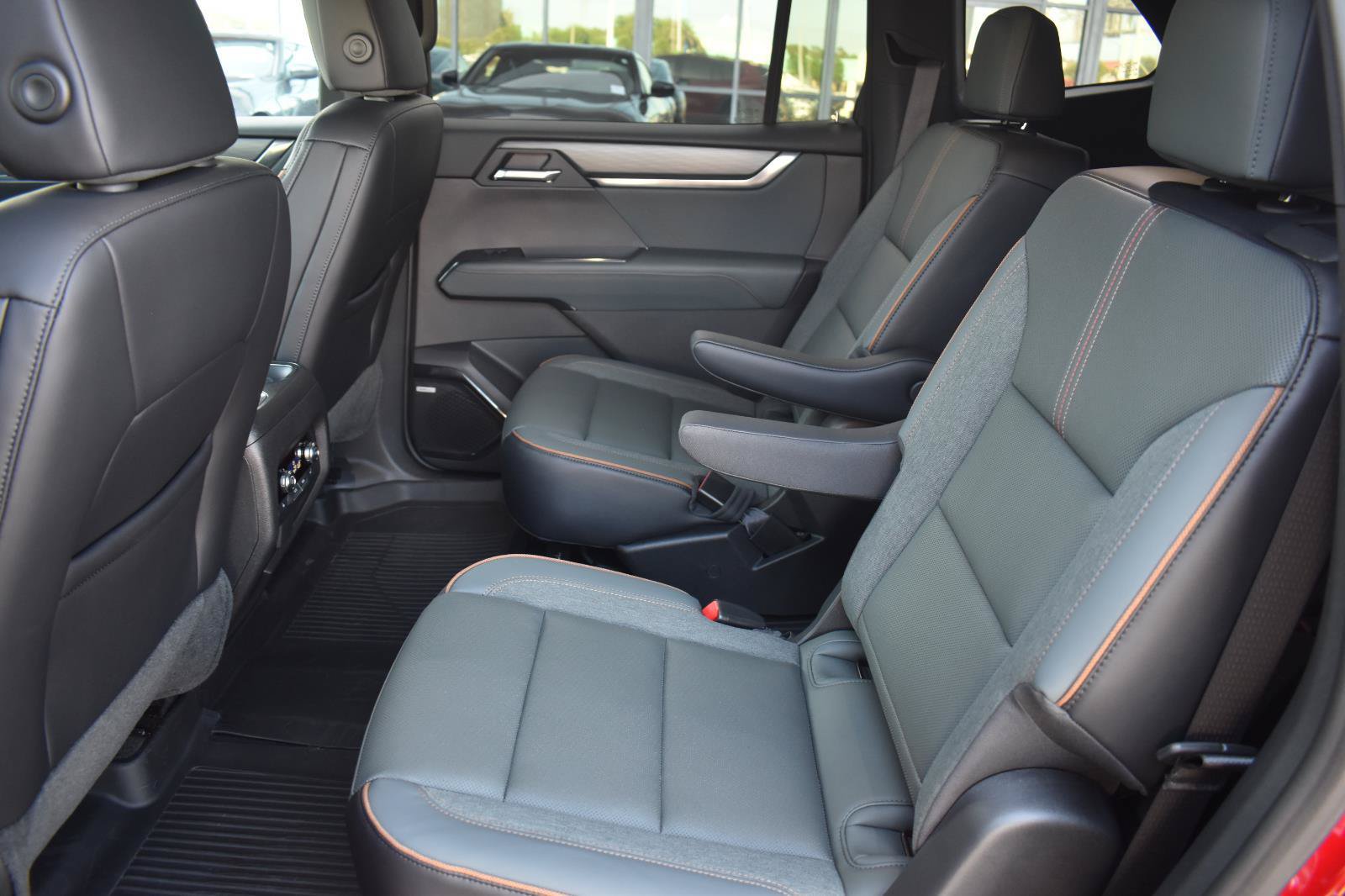 Used 2026 GMC Acadia AT4 w/ Luxury Package AWD/4WD image 56