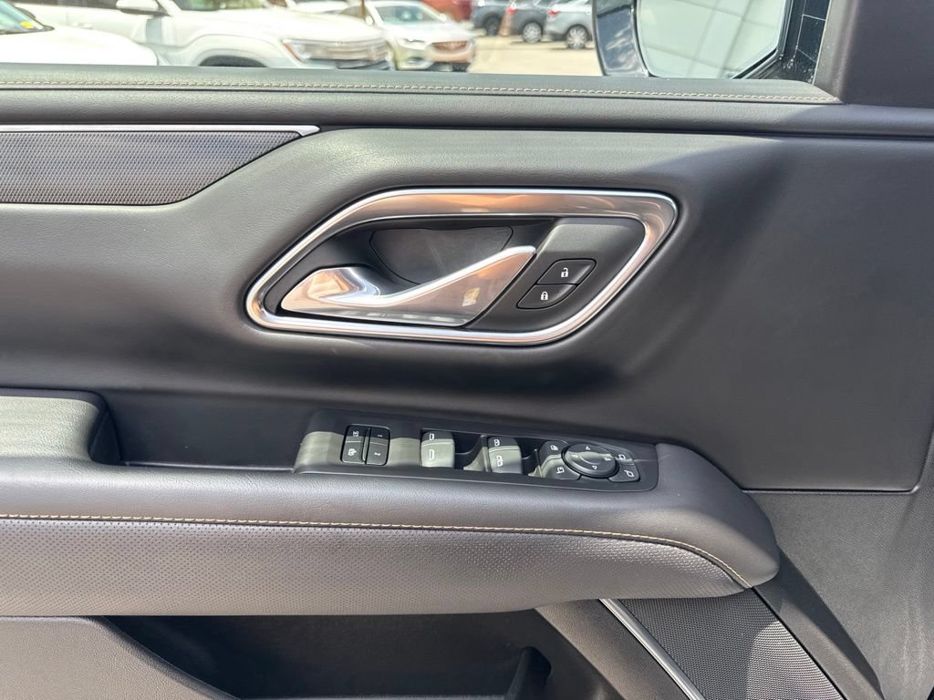 Used 2023 GMC Yukon AT4 AWD/4WD image 11