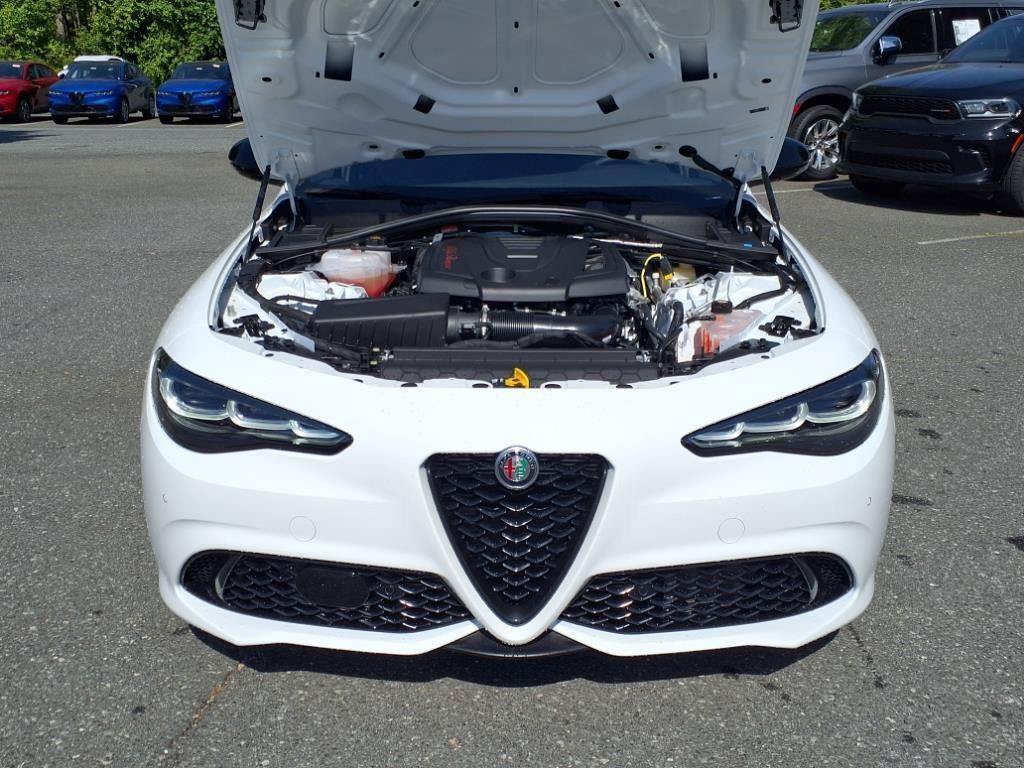 New 2025 Alfa Romeo Giulia w/ Driving Assist Package RWD image 4