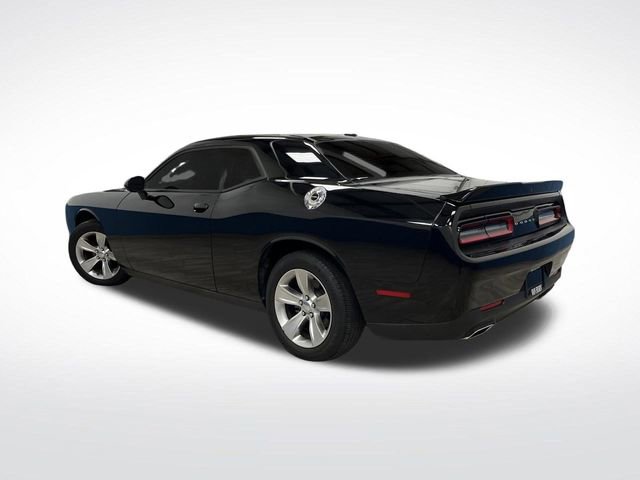 Used 2021 Dodge Challenger SXT image 3
