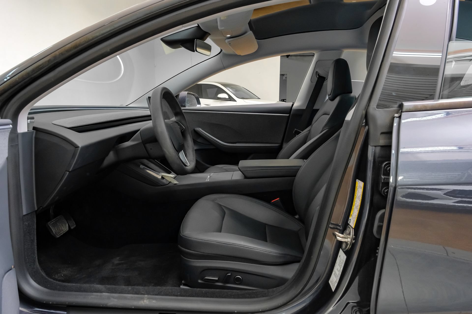 Used 2024 Tesla Model 3 Long Range RWD image 4