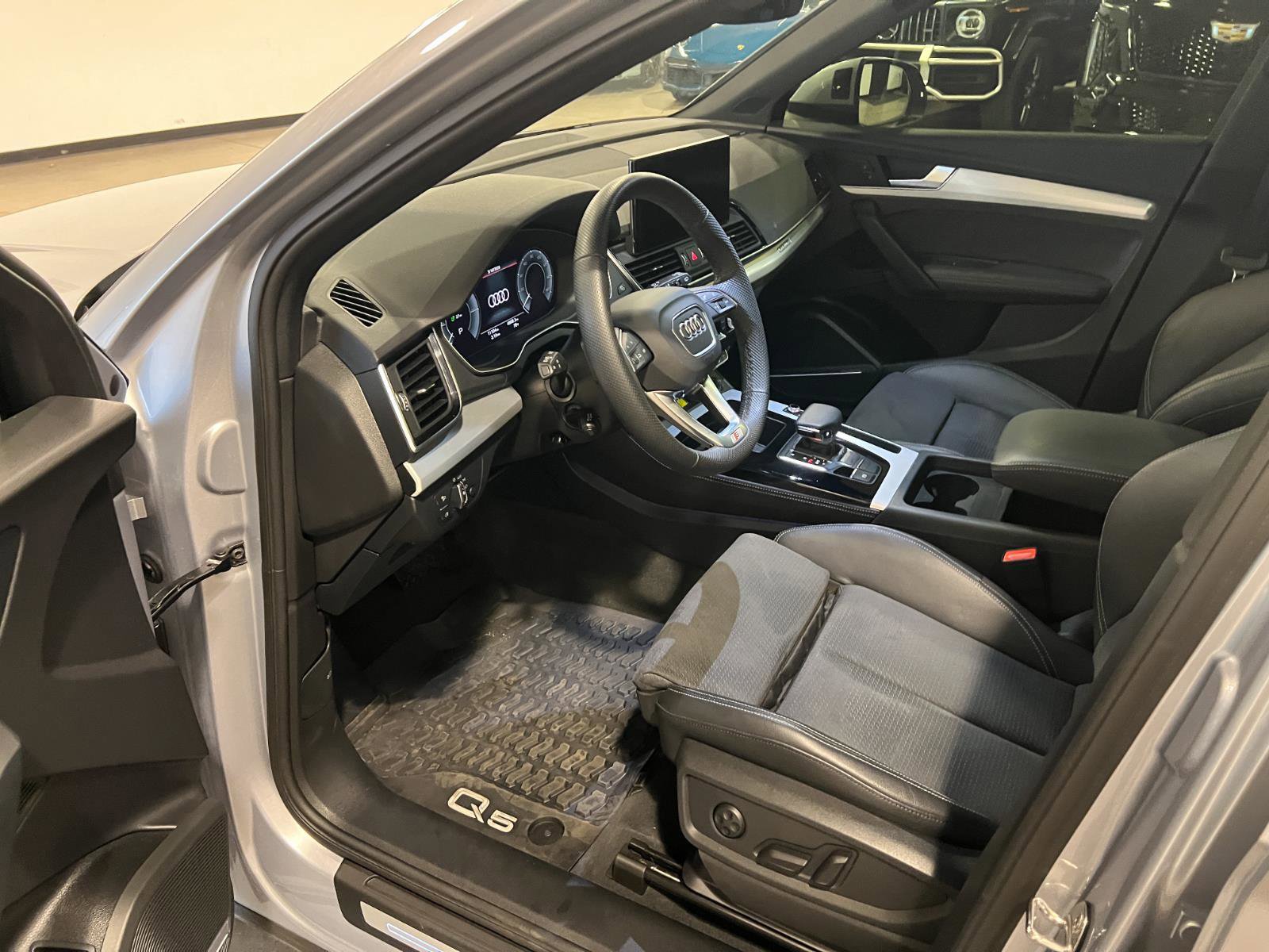 Used 2024 Audi Q5 e Premium Plus AWD/4WD image 10