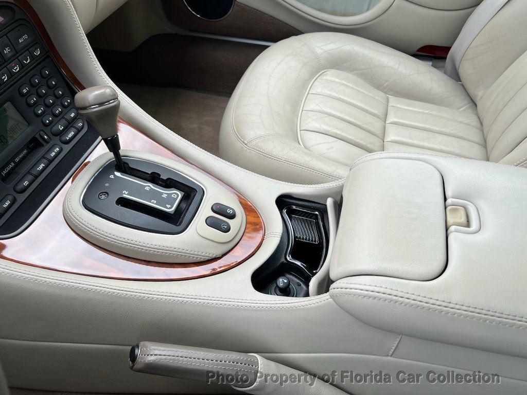 Used 2000 Jaguar XJ8 RWD image 56