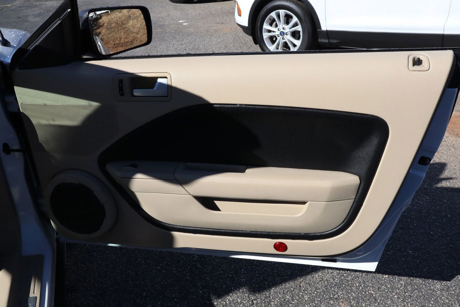 Used 2006 Ford Mustang Convertible image 12