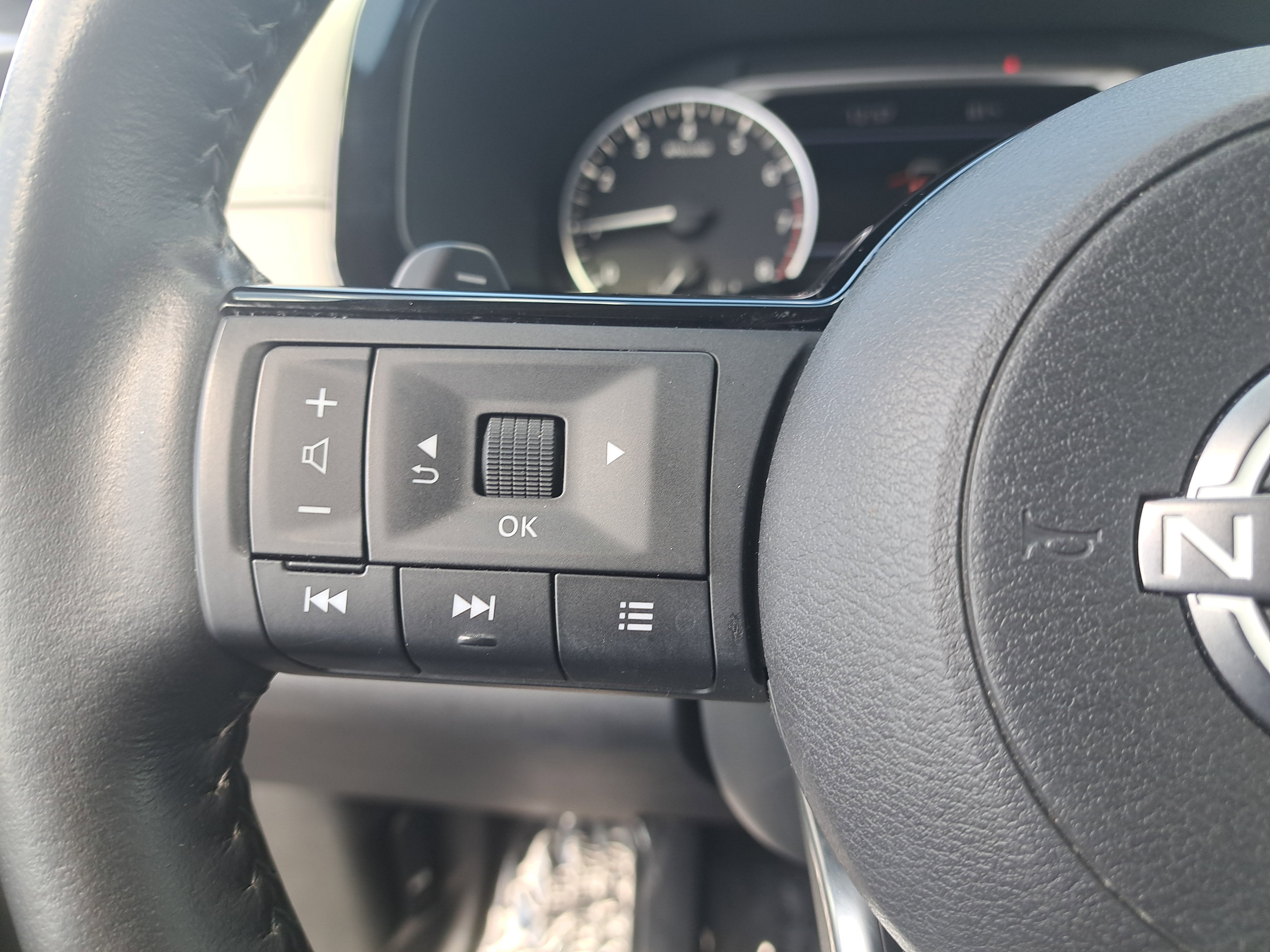 Certified 2022 Nissan Pathfinder SL image 23