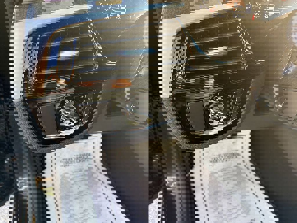 Used 2022 BMW 530i xDrive w/ Premium Package image 18