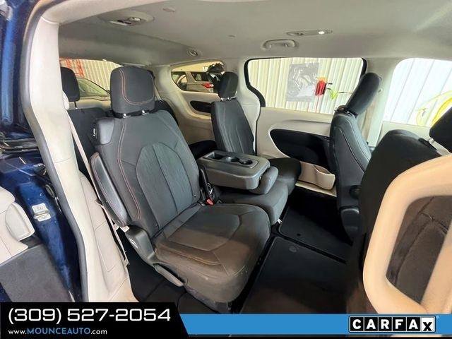 Used 2017 Chrysler Pacifica LX FWD image 8