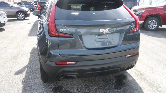Used 2019 Cadillac XT4 Luxury w/ Cold Weather Package FWD image 8
