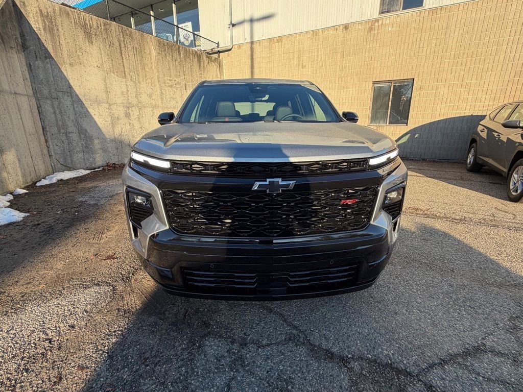 Used 2025 Chevrolet Traverse RS AWD/4WD image 8