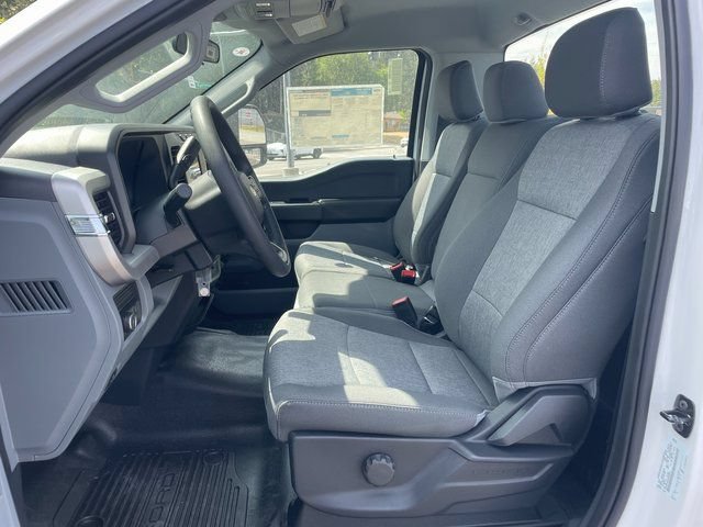 New 2024 Ford F550 4x4 Regular Cab Super Duty image 2
