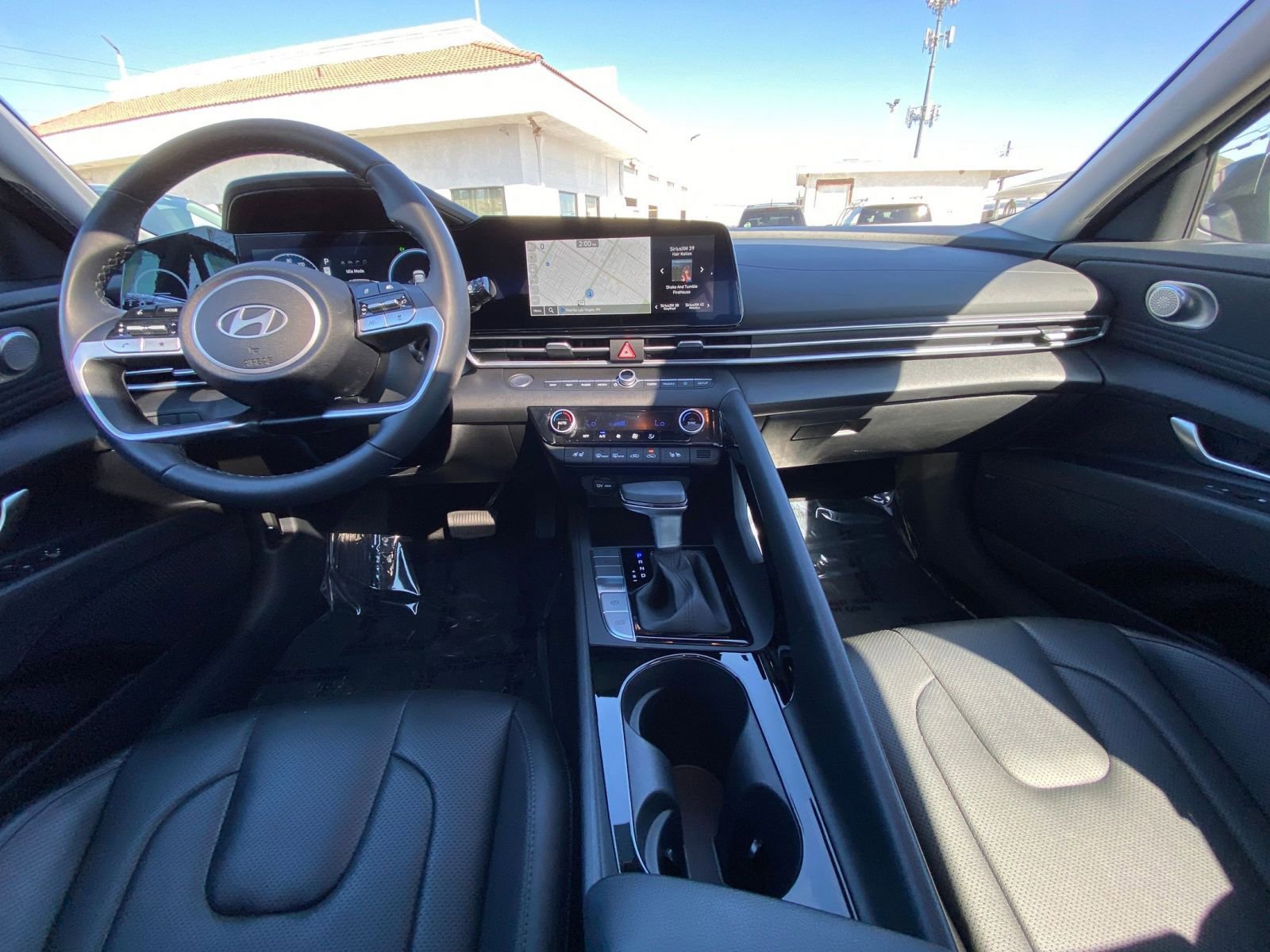 Used 2025 Hyundai Elantra Limited image 35