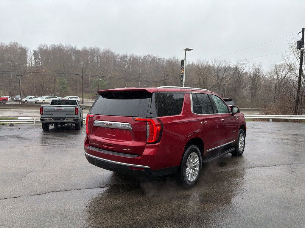 Used 2024 GMC Yukon SLT w/ SLT Luxury Package RWD image 8