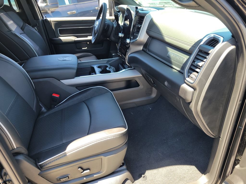 New 2026 RAM 2500 Laramie AWD/4WD image 16