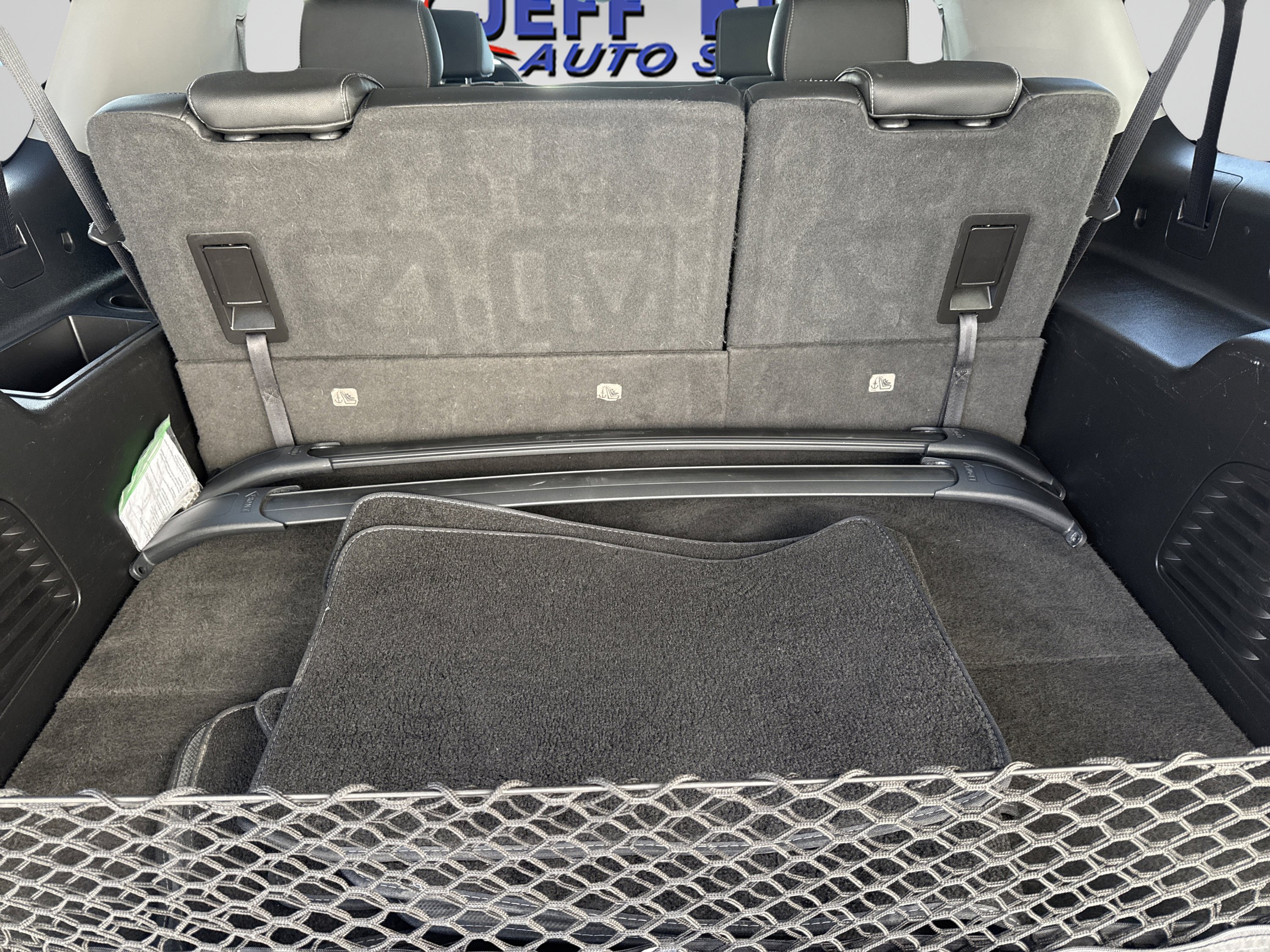 Used 2019 Chevrolet Suburban LT image 8