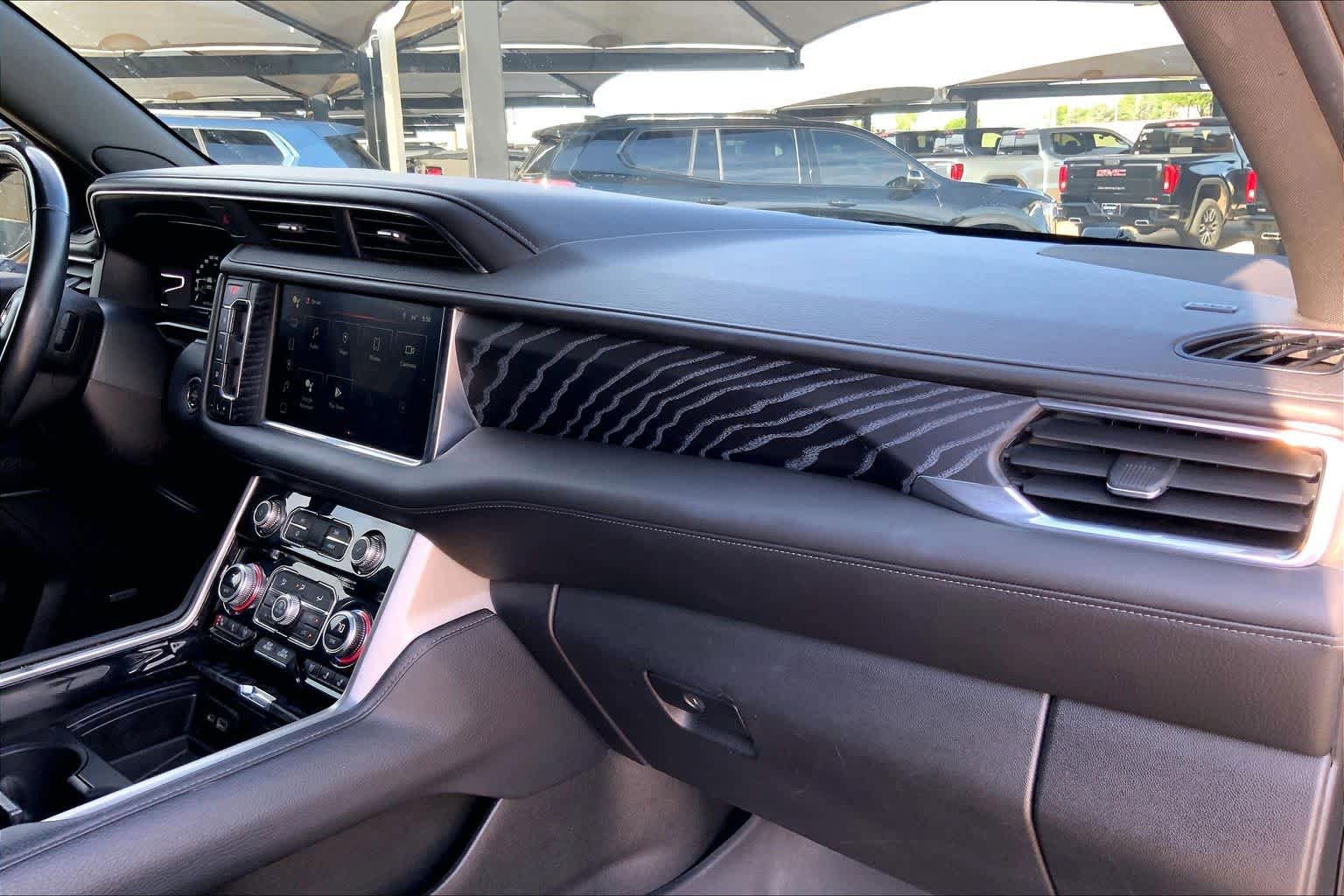 Used 2023 GMC Yukon Denali AWD/4WD image 18