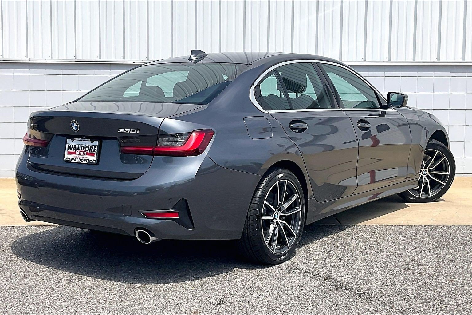 Used 2022 BMW 330i xDrive Sedan w/ Driving Assistance Package AWD/4WD image 17