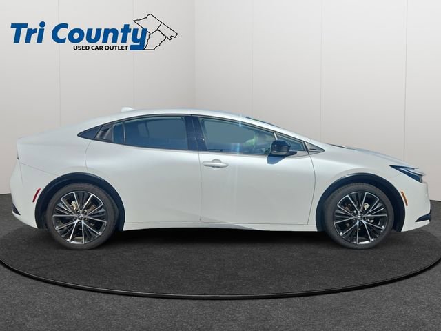 Used 2025 Toyota Prius XLE image 9