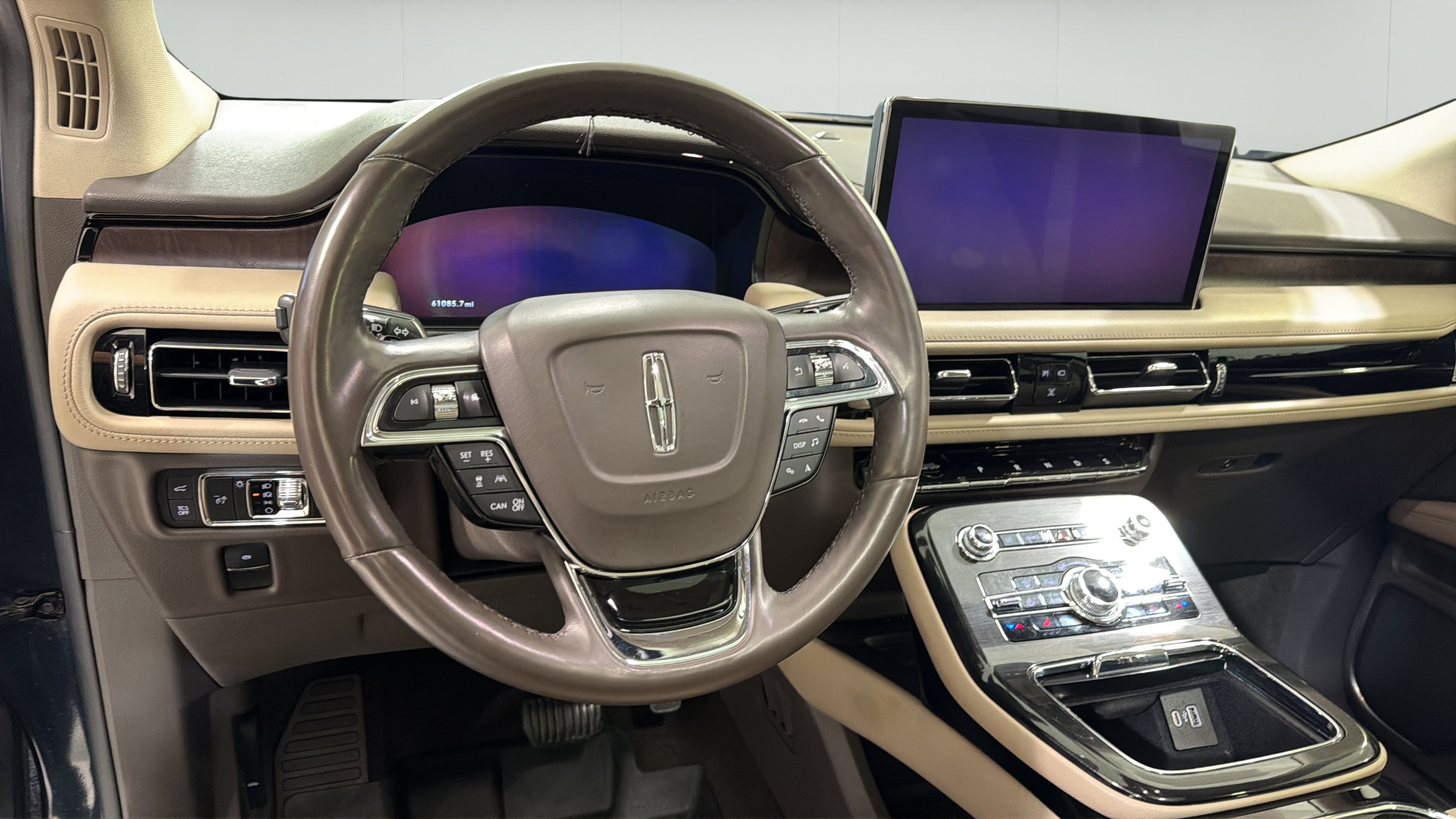 Used 2023 Lincoln Nautilus Reserve w/ Equipment Group 201A AWD/4WD image 12