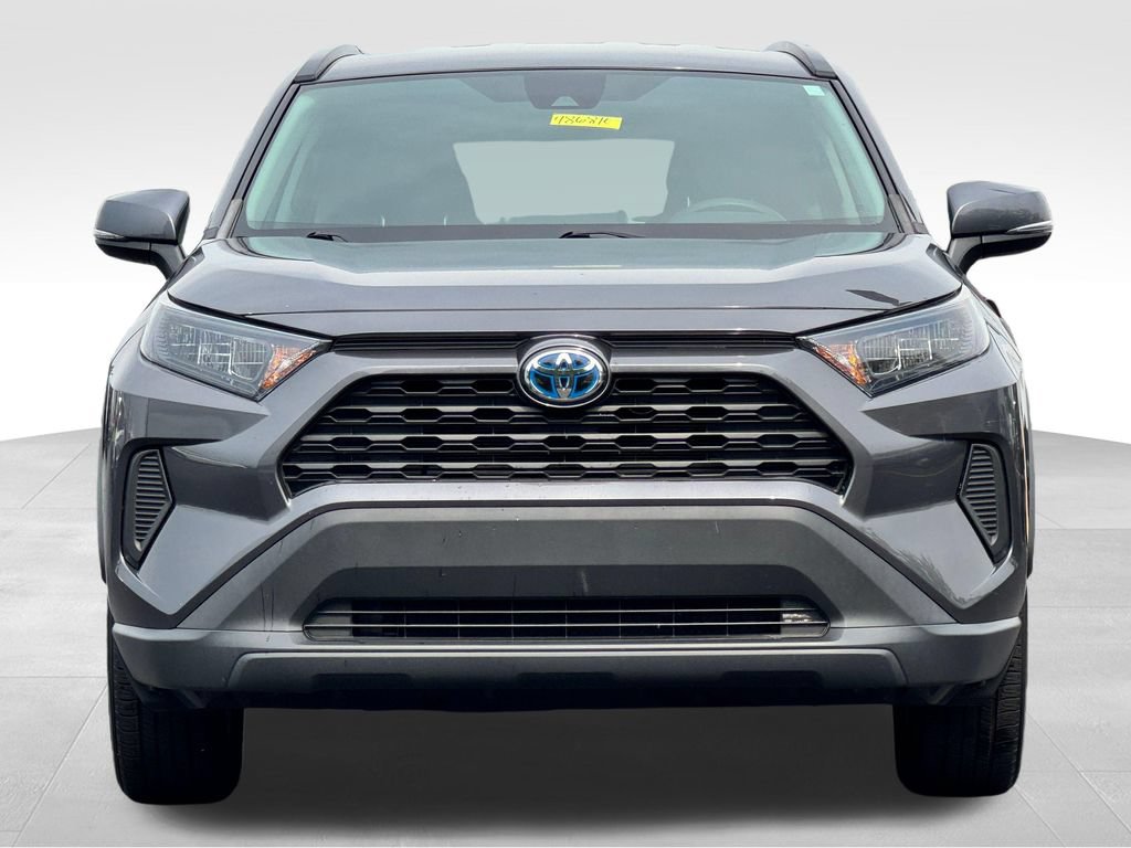 Used 2021 Toyota RAV4 LE AWD/4WD image 2