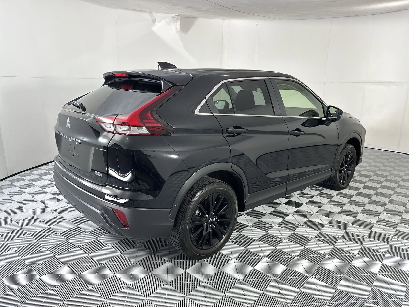 Used 2024 Mitsubishi Eclipse Cross LE AWD/4WD image 8
