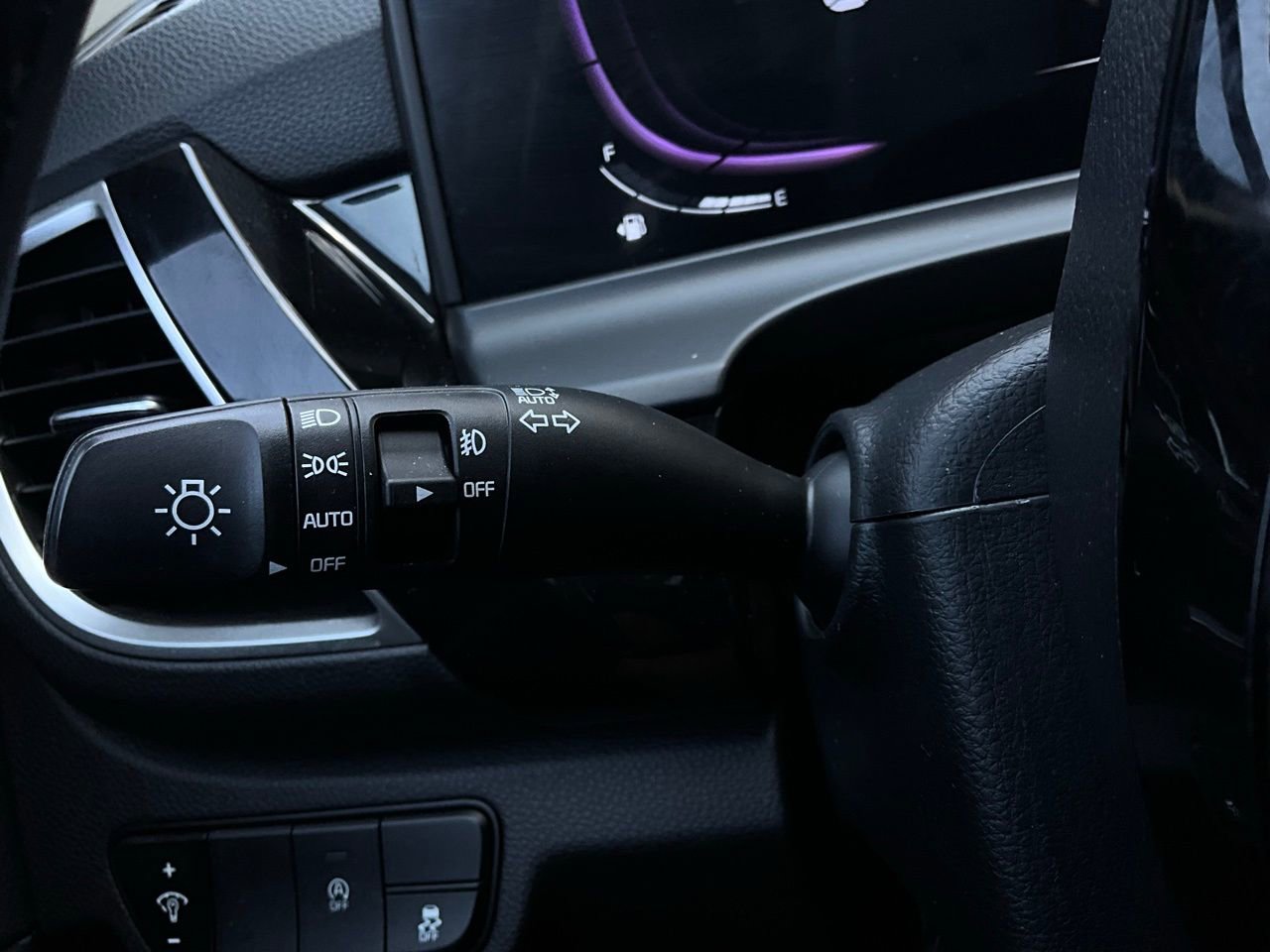 Used 2025 Kia Seltos S image 38